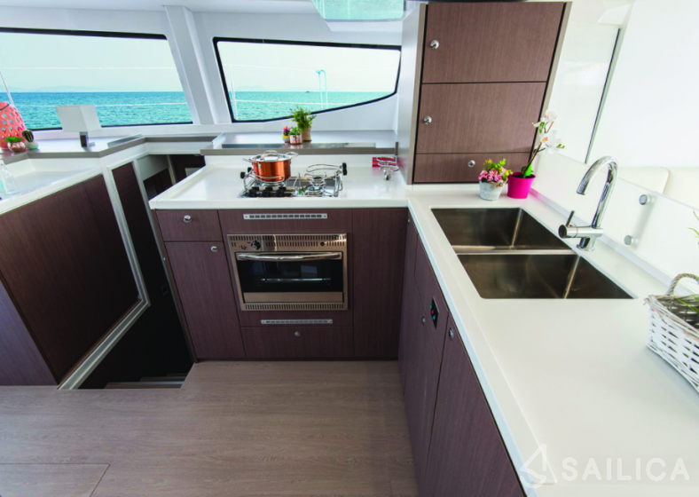 Bali 4.8 - Yacht Charter Sailica