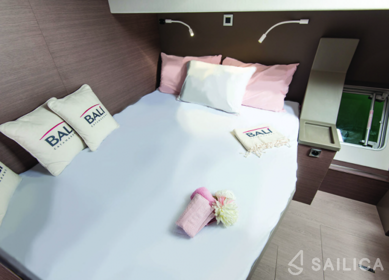 Bali 4.8 - Yacht Charter Sailica