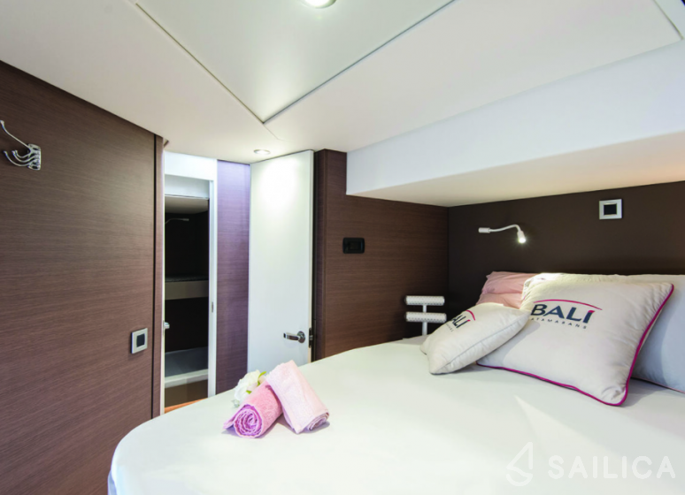 Bali 4.8 - Yacht Charter Sailica