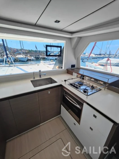 Leopard 42 - Yacht Charter Sailica