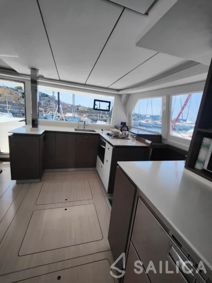 Leopard 42 - Yacht Charter Sailica