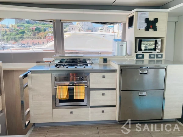 Leopard 50 - Yacht Charter Sailica