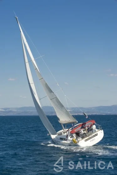 Oceanis 45 - Yacht Charter Sailica
