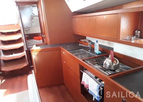Oceanis 45 - Yacht Charter Sailica