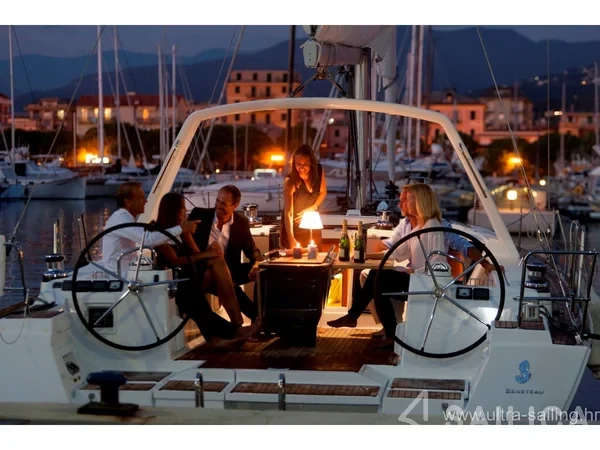Oceanis 45 - Yacht Charter Sailica