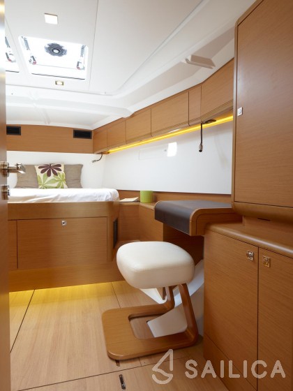 Sun Odyssey 509 - 3 cab. - Yacht Charter Sailica