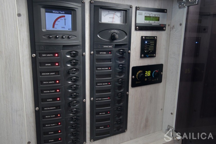 Minuetto 8+ - Yacht Charter Sailica