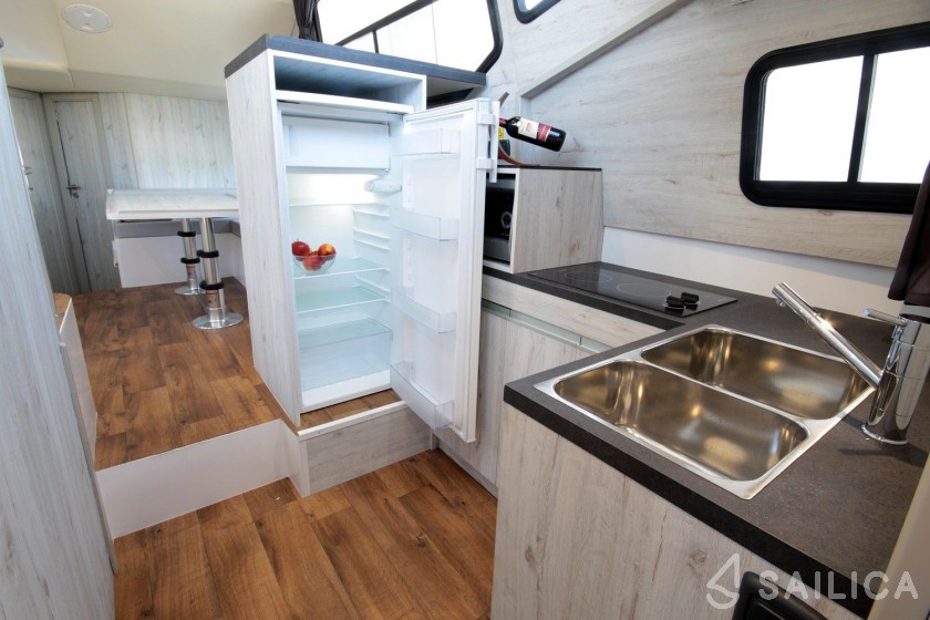 Minuetto 8+ - Yacht Charter Sailica