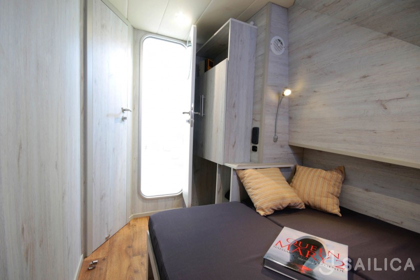 Minuetto Electric 8+ - Yacht Charter Sailica