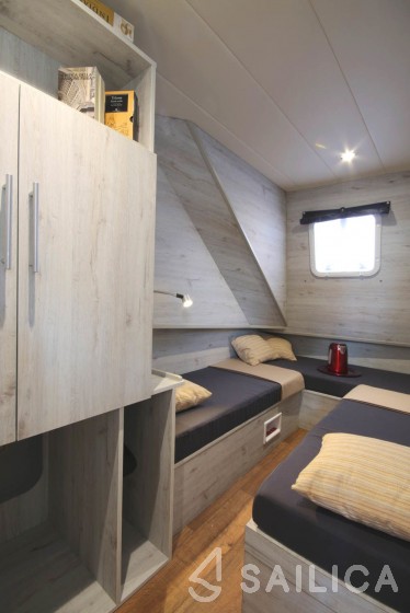 Minuetto Electric 8+ - Yacht Charter Sailica