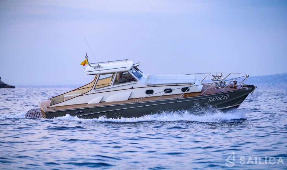 Naval Tecnica Speranza Levi 40 - Yacht Charter Sailica