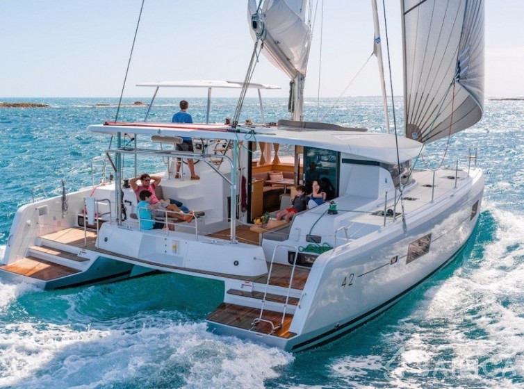 Lagoon 42 - 4 + 2 cab. - Yacht Charter Sailica