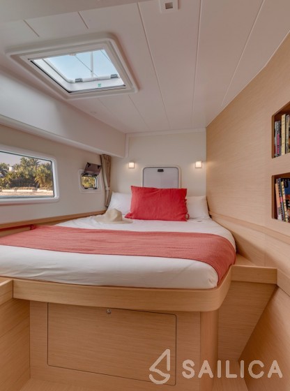 Lagoon 42 - 4 + 2 cab. - Yacht Charter Sailica