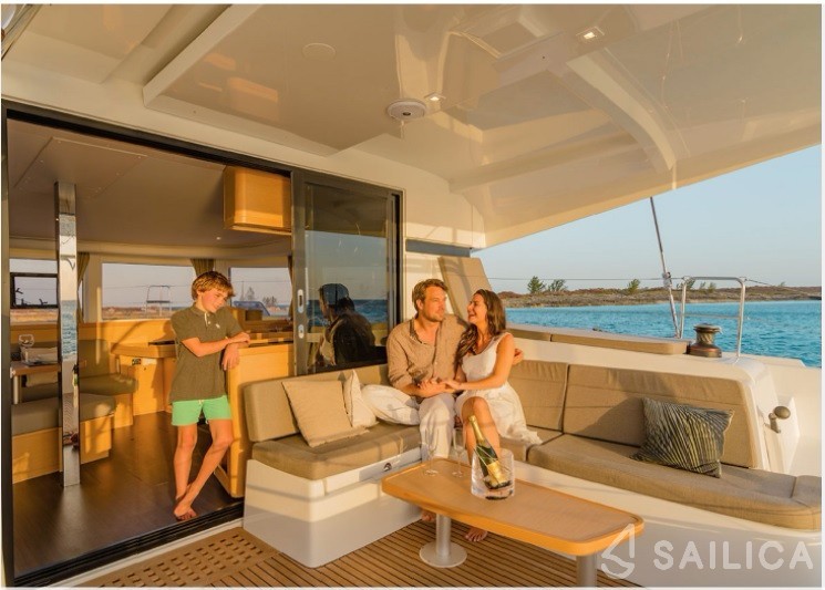 Lagoon 42 - 4 + 2 cab. - Yacht Charter Sailica