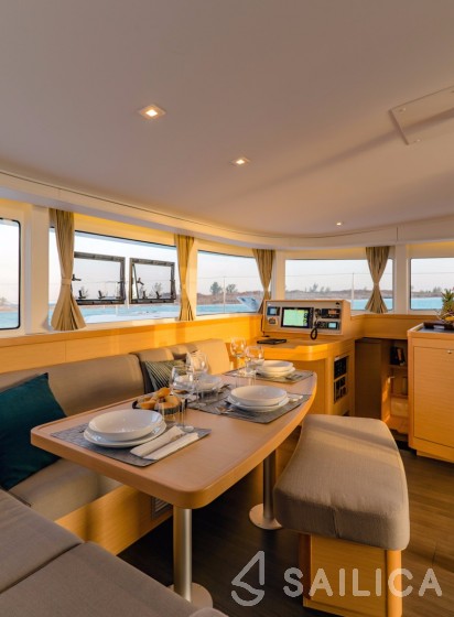 Lagoon 42 - 4 + 2 cab. - Yacht Charter Sailica