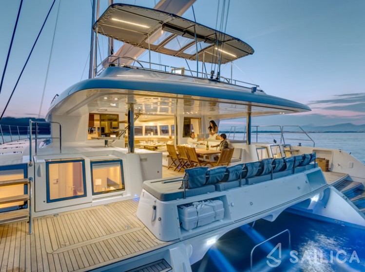 Lagoon 620 - 6 + 2 cab. - Yacht Charter Sailica