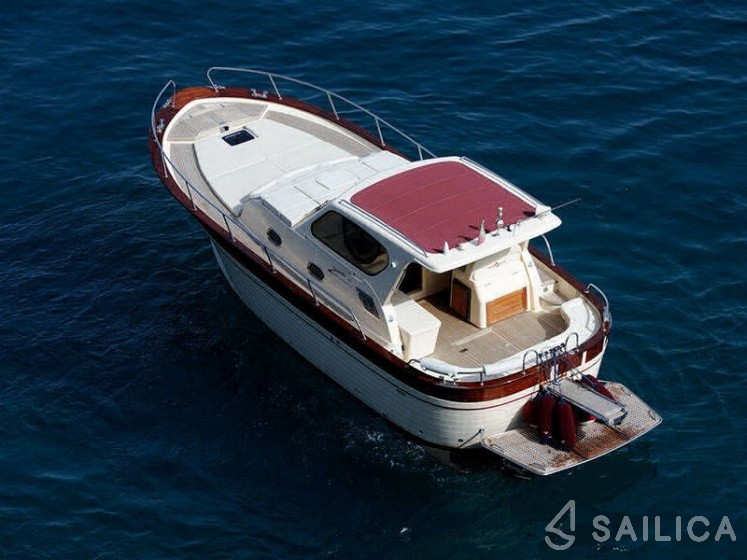 Tecnonautica Jeranto 10 - Yacht Charter Sailica
