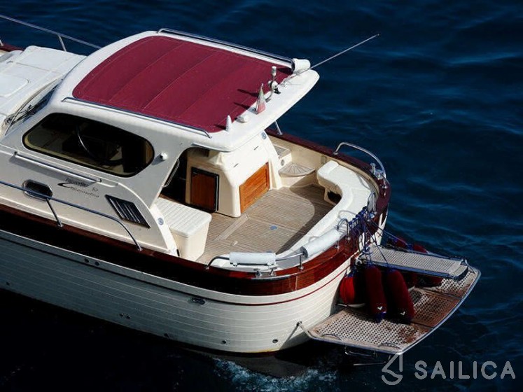 Tecnonautica Jeranto 10 - Yacht Charter Sailica
