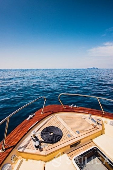 Tecnonautica Jeranto 11 - Yacht Charter Sailica