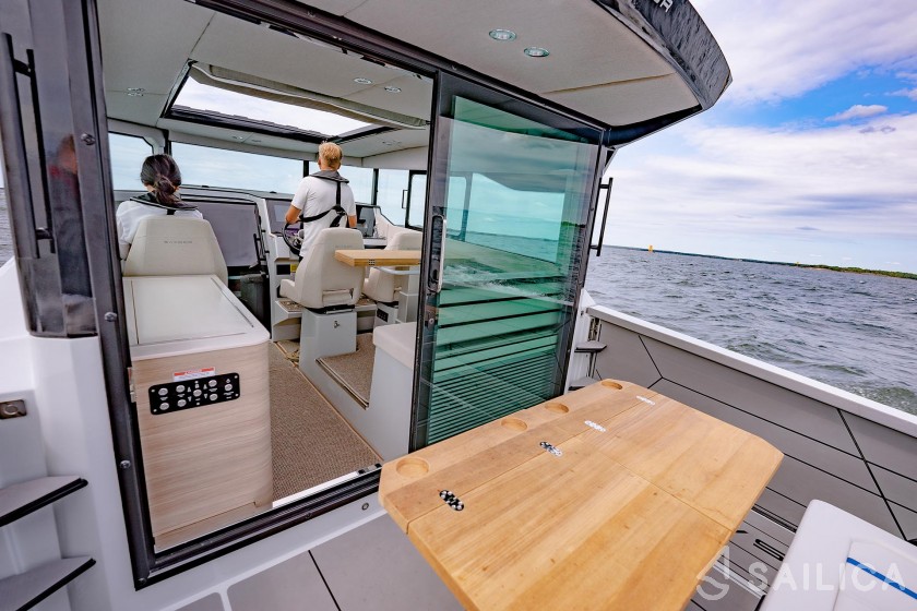 Saxdor 320 GTO - Yacht Charter Sailica