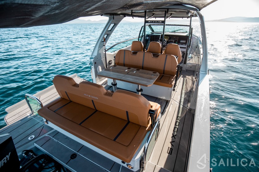 Saxdor 320 GTO - Yacht Charter Sailica