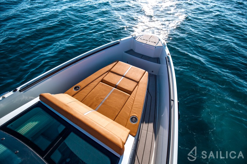 Saxdor 320 GTO - Yacht Charter Sailica