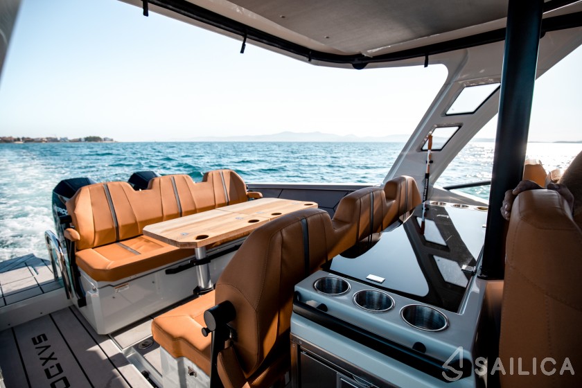 Saxdor 320 GTO - Yacht Charter Sailica