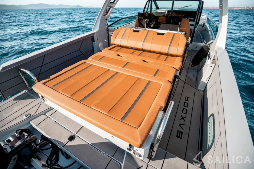 Saxdor 320 GTO - Yacht Charter Sailica