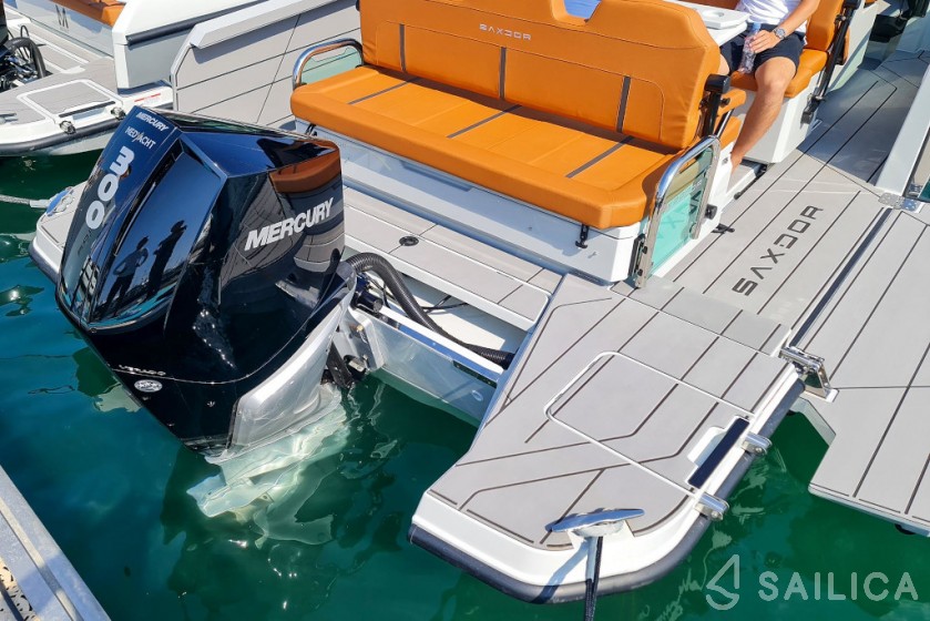 Saxdor 320 GTO - Yacht Charter Sailica