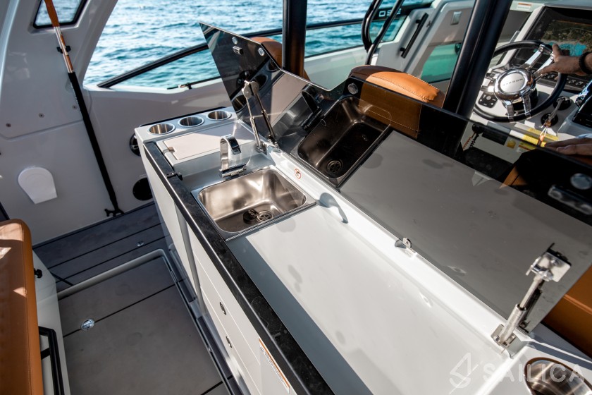 Saxdor 320 GTO - Yacht Charter Sailica
