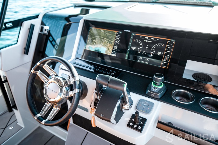 Saxdor 320 GTO - Yacht Charter Sailica