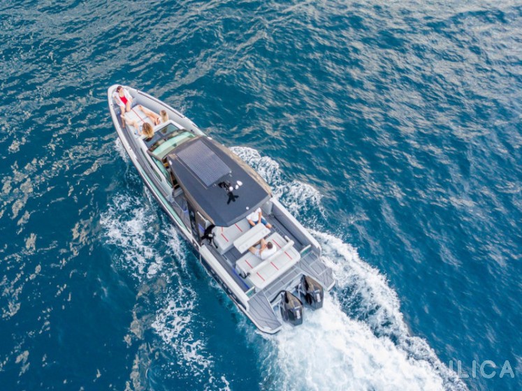 Saxdor 320 GTO - Yacht Charter Sailica
