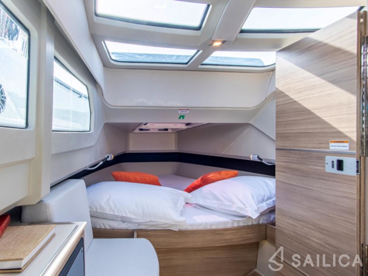 Saxdor 320 GTO - Yacht Charter Sailica