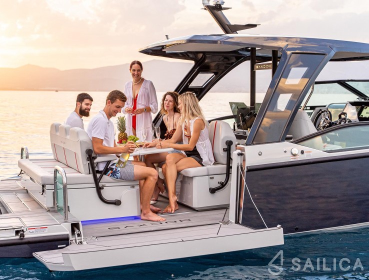 Saxdor 320 GTO - Yacht Charter Sailica