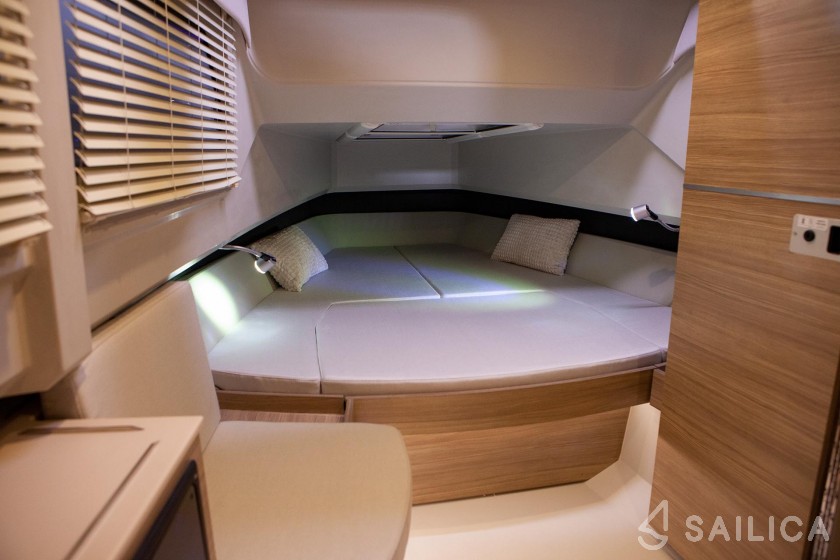 Saxdor 320 GTO - Yacht Charter Sailica