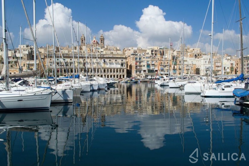 Sunseeker 46 - Yacht Charter Sailica