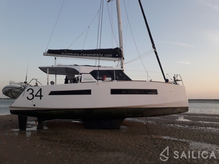 Aventura 34 - Yacht Charter Sailica