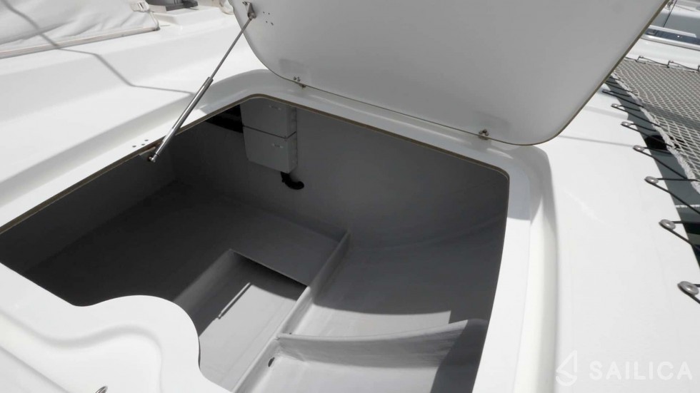 Helia 44 - Yacht Charter Sailica
