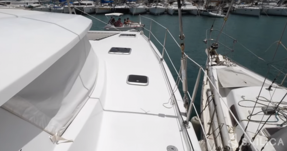 Helia 44 - Yacht Charter Sailica
