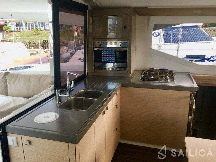 Lucia 40 - Yacht Charter Sailica