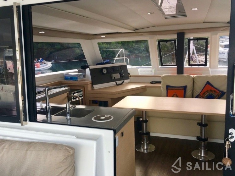 Lucia 40 - Yacht Charter Sailica
