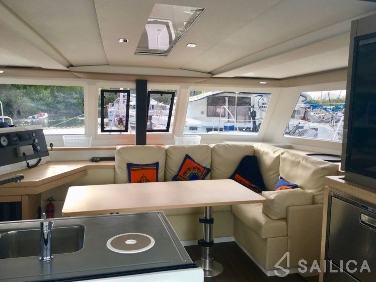 Lucia 40 - Yacht Charter Sailica