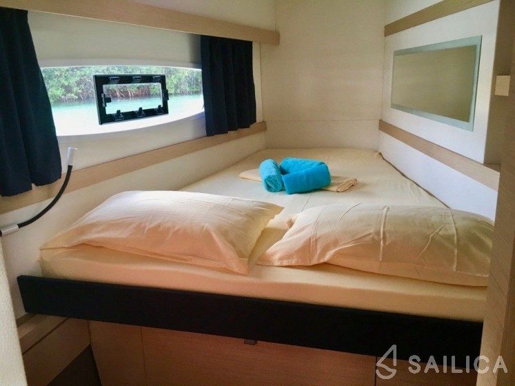 Lucia 40 - Yacht Charter Sailica