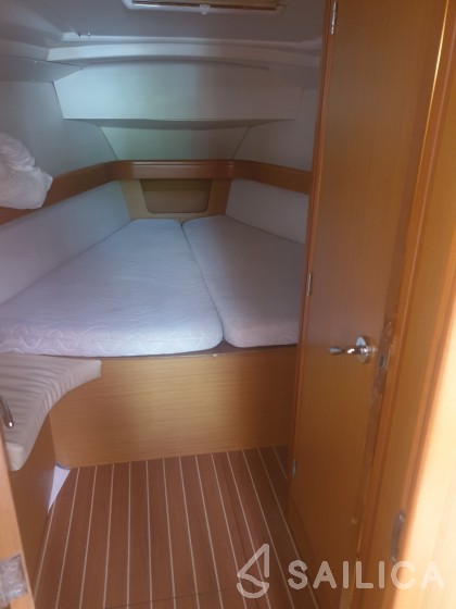 Sun Odyssey 42i - Yacht Charter Sailica