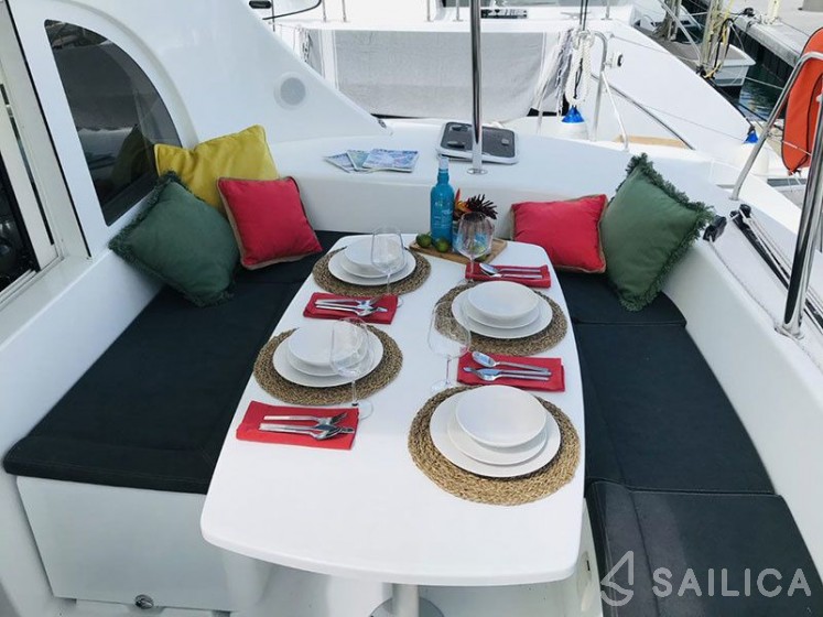 Lagoon 380 - Yacht Charter Sailica