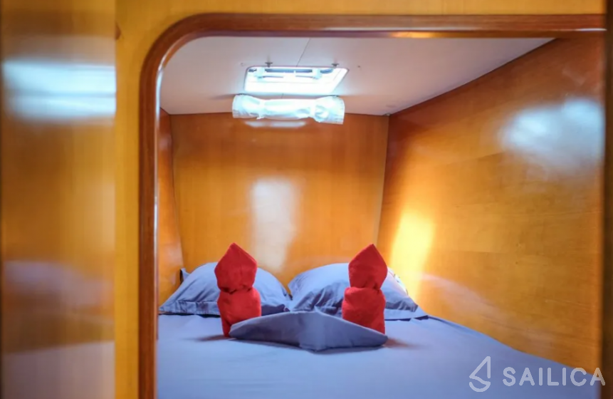 Lagoon 410 - Yacht Charter Sailica