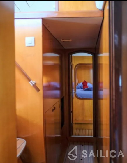 Lagoon 410 - Yacht Charter Sailica