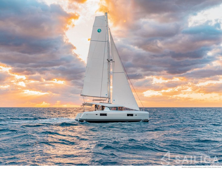 Lagoon 42 - Yacht Charter Sailica