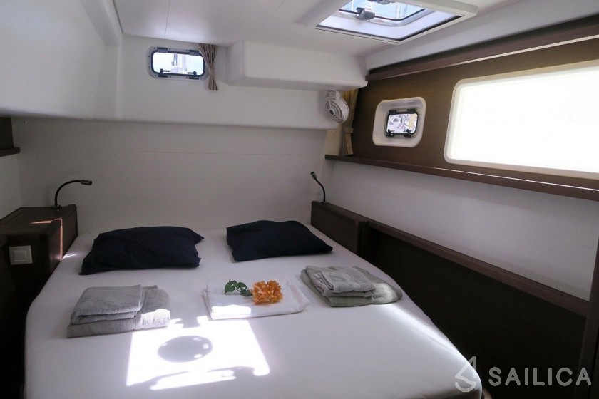 Lagoon 450 - Yacht Charter Sailica