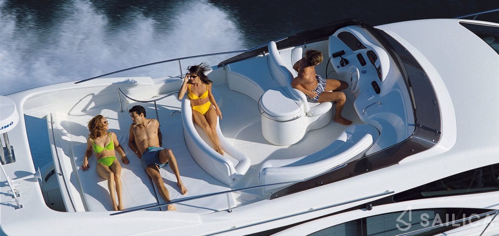 Azimut 46 - Yacht Charter Sailica